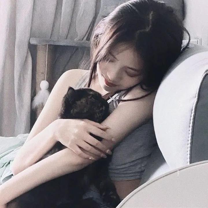 恶魔少爷别吻我 封面