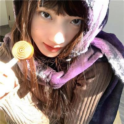 公寓里的两个女人 封面